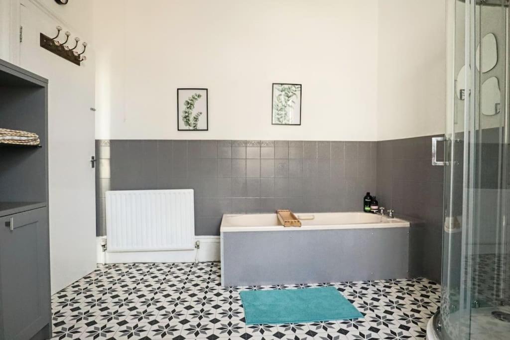 4 Bed Home 3 Mins From Harbour + Sandy Beach Folkestone Bagian luar foto