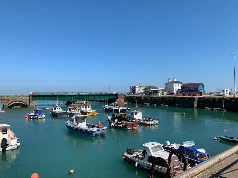 4 Bed Home 3 Mins From Harbour + Sandy Beach Folkestone Bagian luar foto