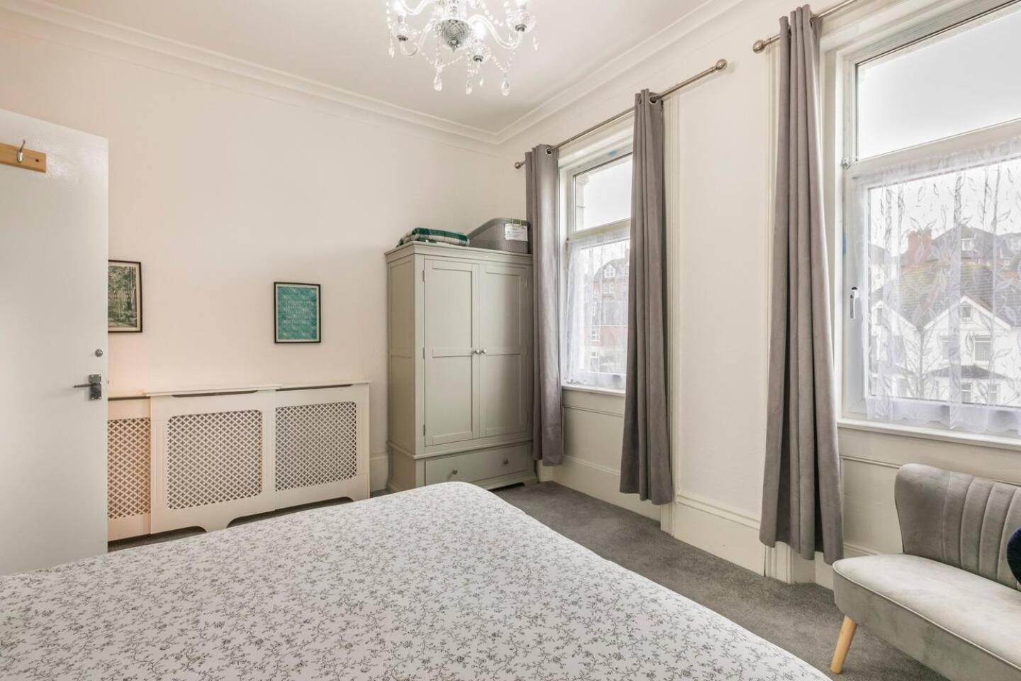 4 Bed Home 3 Mins From Harbour + Sandy Beach Folkestone Bagian luar foto